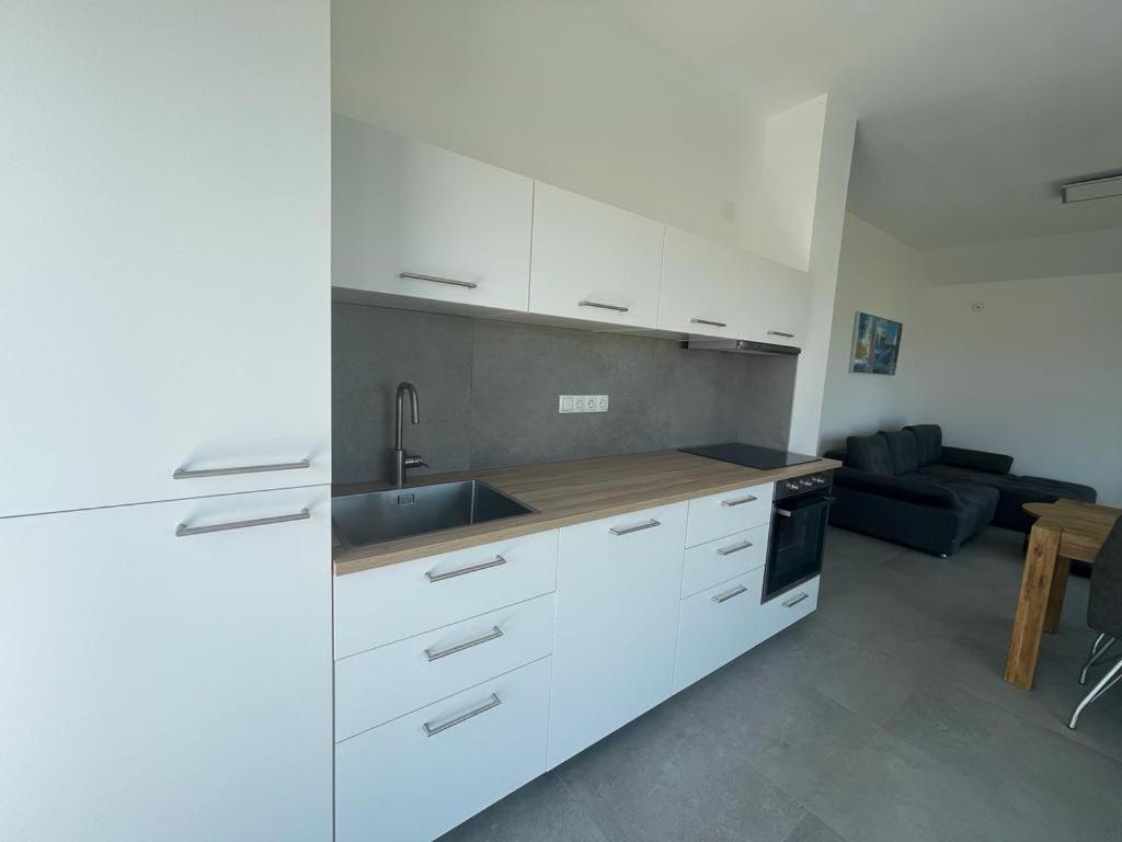 Appartamento Velebit View Vir Esterno foto